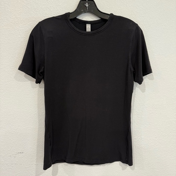 Lululemon Basic Short Sleeve Black T-Shirt Women’s Size 4 - Picture 1 of 4